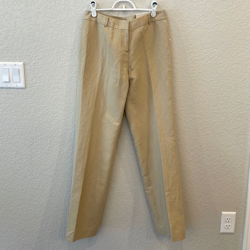 Harold’s beige linen pants, size 6. NWT